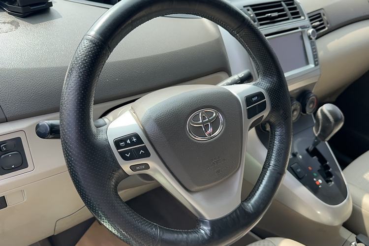 Used Toyota Verso 2014 Starlight 180E CVT Elite Edition Steering Wheel