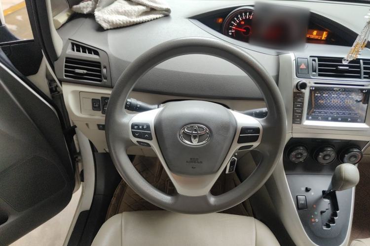 Used Toyota Verso 2014 Starlight 180E CVT Elite Edition Steering Wheel
