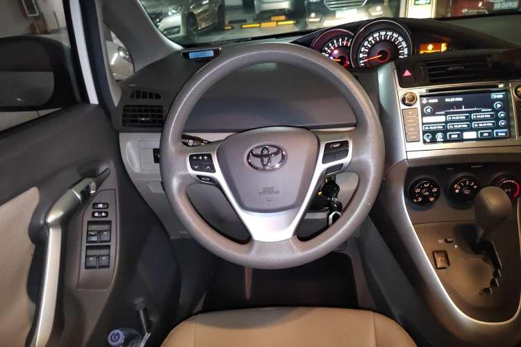 Used Toyota Verso 2014 Starlight 180E CVT Elite Edition Steering Wheel