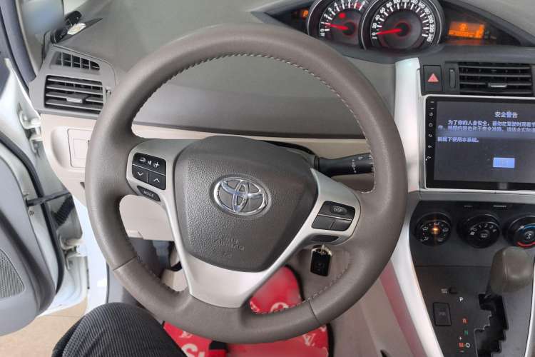Used Toyota Verso 2014 Starlight 180E CVT Elite Edition Steering Wheel