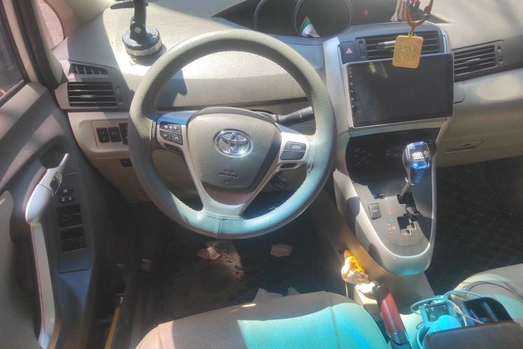 Used Toyota Verso 2014 Starlight 180E CVT Elite Edition Steering Wheel