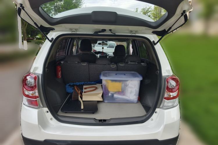 Used Toyota Verso 2014 Starlight 180E CVT Elite Edition Trunk