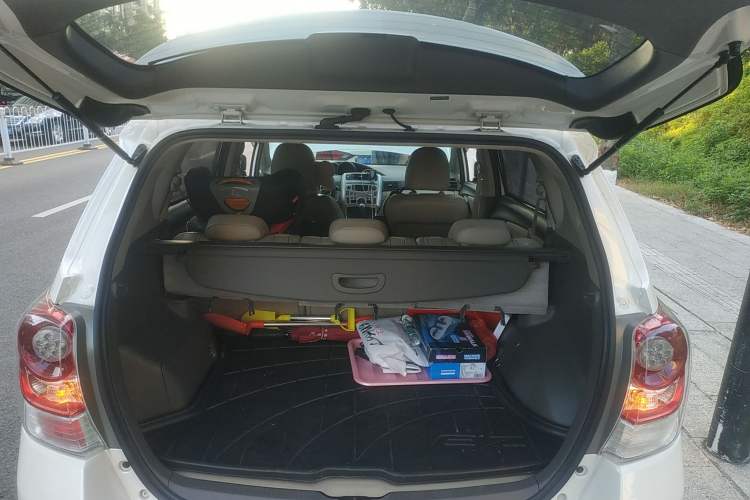 Used Toyota Verso 2014 Starlight 180G CVT Luxury Edition Trunk