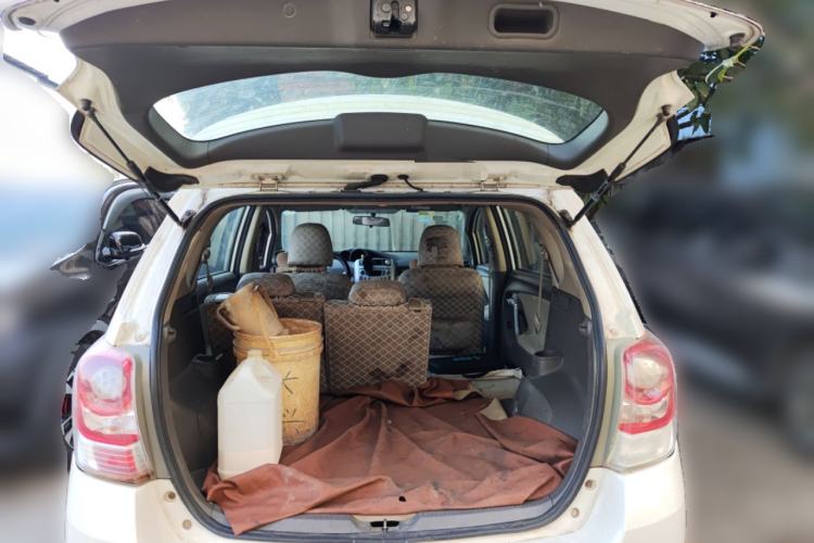 Used Toyota Verso 2014 Starlight 180E CVT Elite Edition Trunk