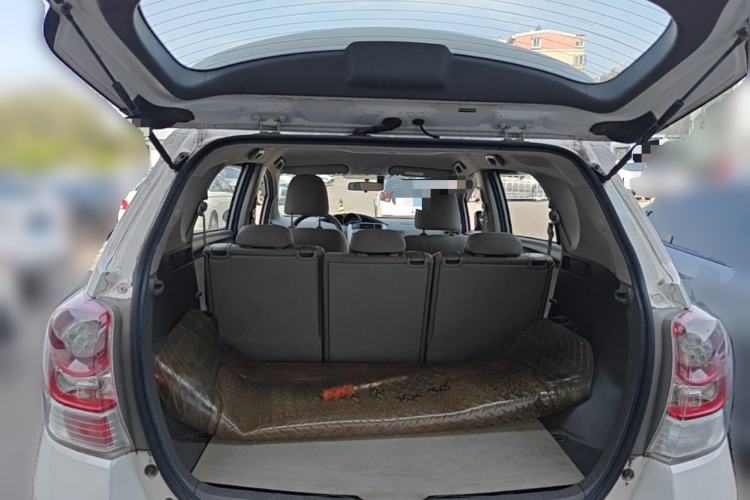 Used Toyota Verso 2014 Starlight 180E CVT Elite Edition Trunk