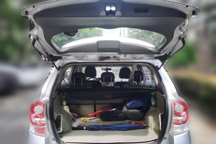 Used Toyota Verso 2014 Starlight 180E CVT Elite Edition Trunk