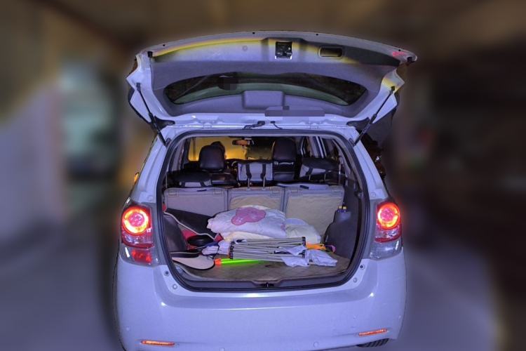 Used Toyota Verso 2014 Starlight 180E CVT Elite Edition Trunk
