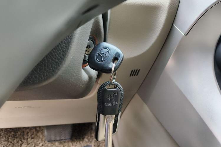 Used Toyota Verso 2014 Starlight 180E CVT Elite Edition Vehicle Key