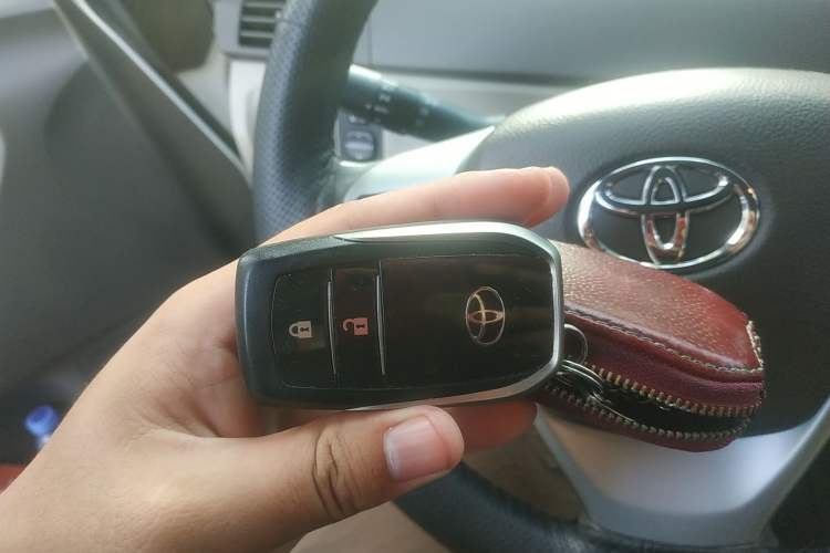 Used Toyota Verso 2014 Starlight 180G CVT Luxury Edition Vehicle Key