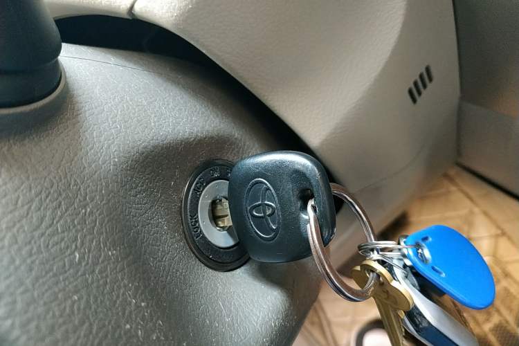 Used Toyota Verso 2014 Starlight 180G CVT Comfort Edition Vehicle Key