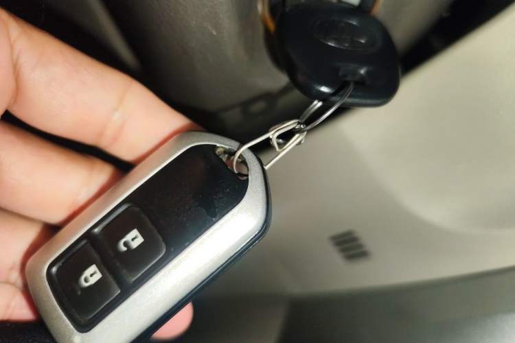 Used Toyota Verso 2014 Starlight 180E CVT Elite Edition Vehicle Key