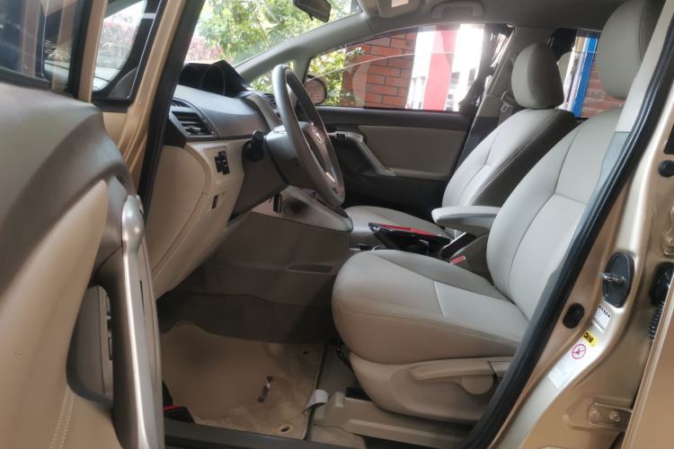 Used Toyota Verso 2014 Starlight 180E CVT Elite Edition Driver Seat