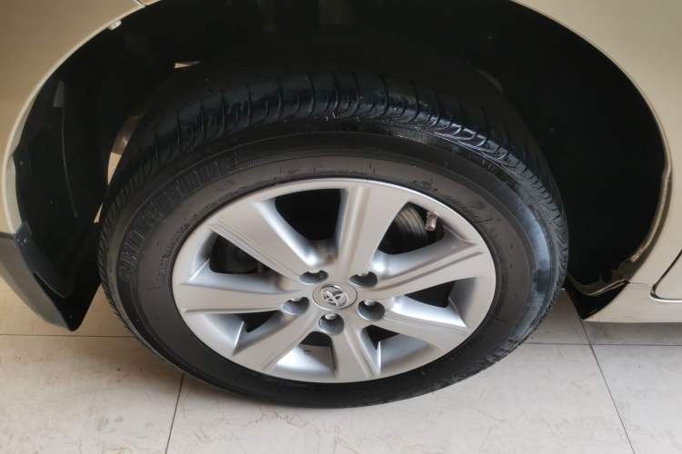 Used Toyota Verso 2014 Starlight 180E CVT Elite Edition Exterior 5