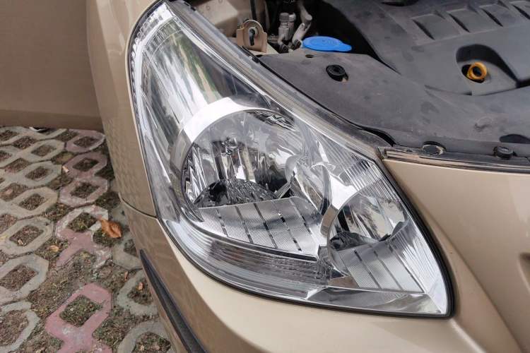 Used Toyota Verso 2014 Starlight 180G CVT Deluxe Multi-Function Edition Right Front Headlight