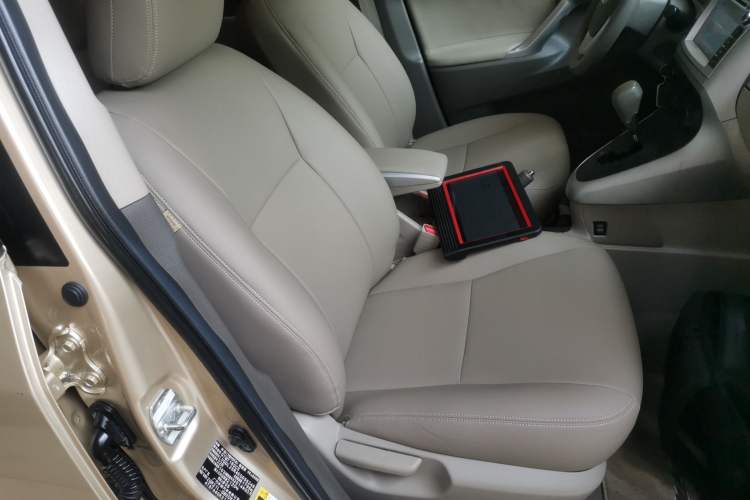 Used Toyota Verso 2014 Starlight 180E CVT Elite Edition Right Front Seat