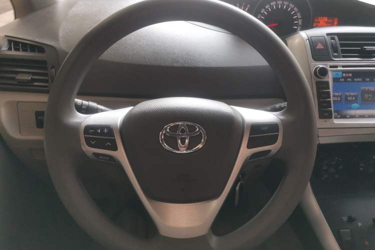 Used Toyota Verso 2014 Starlight 180E CVT Elite Edition Steering Wheel