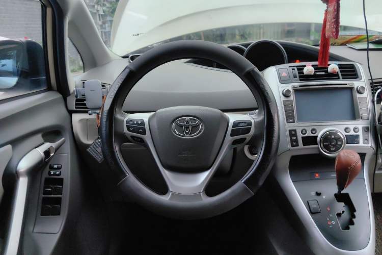 Used Toyota Verso 2014 Starlight 180G CVT Deluxe Multi-Function Edition Steering Wheel