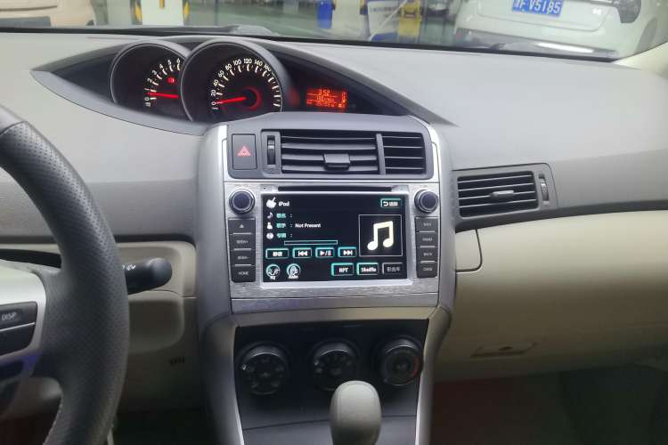 Used Toyota Verso 2015 180E CVT Crossover Edition Audio And AC Panel