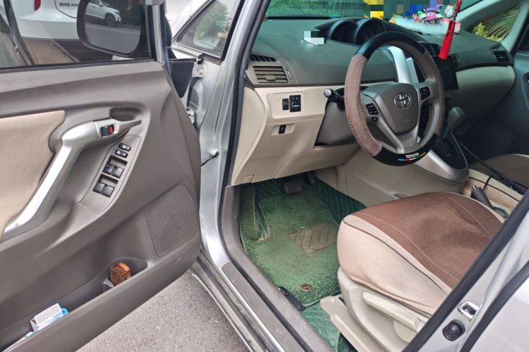 Used Toyota Verso 2015 180E CVT Crossover Edition Driver Seat