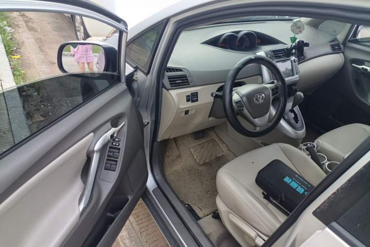 Used Toyota Verso 2015 180E CVT Crossover Edition Driver Seat