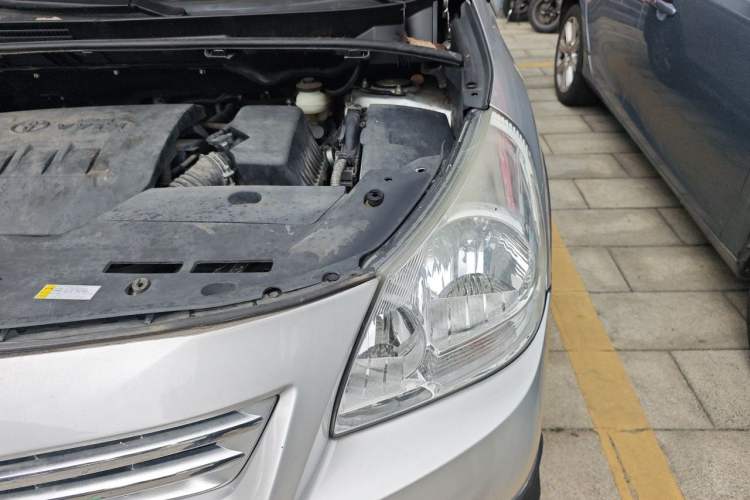 Used Toyota Verso 2015 180E CVT Crossover Edition Engine Bay Left