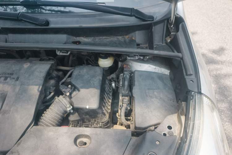 Used Toyota Verso 2015 180E CVT Crossover Edition Engine Bay Left