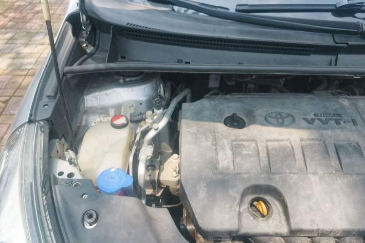 Used Toyota Verso 2015 180E CVT Crossover Edition Engine Bay Right