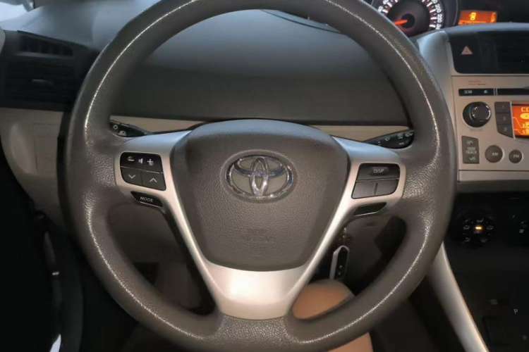 Used Toyota Verso 2015 180E CVT Crossover Edition Interior 2