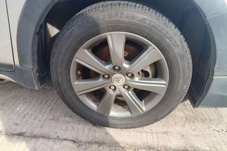 Used Toyota Verso 2015 180E CVT Crossover Edition Right Front Wheel Hub