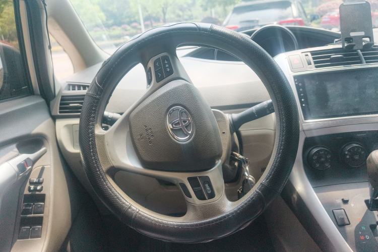 Used Toyota Verso 2015 180E CVT Crossover Edition Steering Wheel