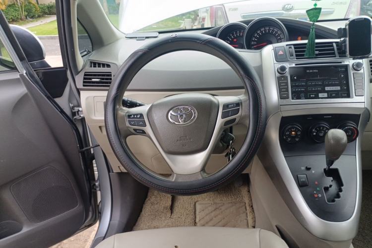 Used Toyota Verso 2015 180E CVT Crossover Edition Steering Wheel