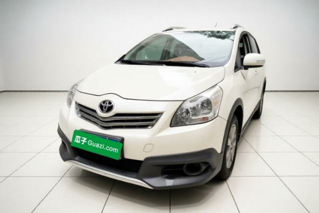 Używany Toyota Verso 2015 180E CVT Crossover Edition