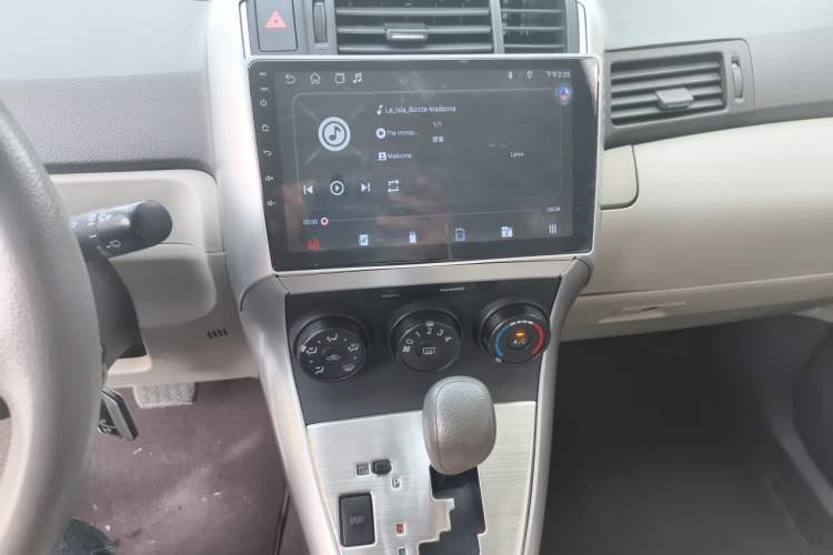 Used Toyota Verso 2015 180E CVT Crossover Edition Audio And AC Panel