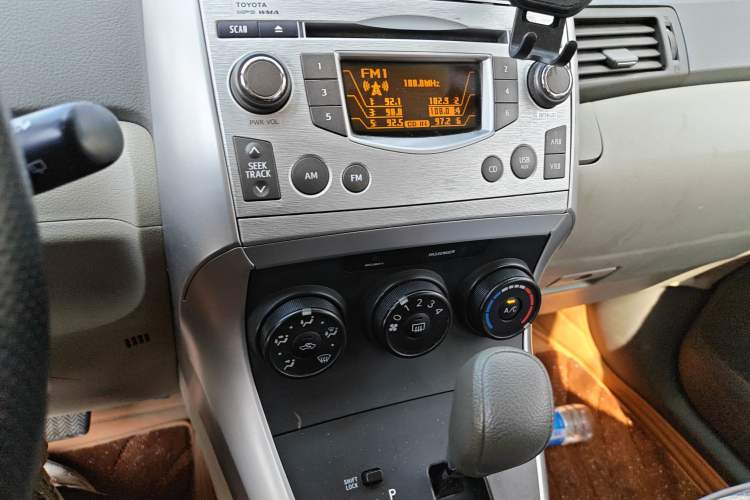 Used Toyota Verso 2015 180E CVT Crossover Edition Audio And AC Panel