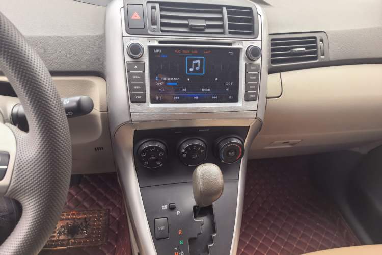 Used Toyota Verso 2015 180E CVT Crossover Edition Audio And AC Panel