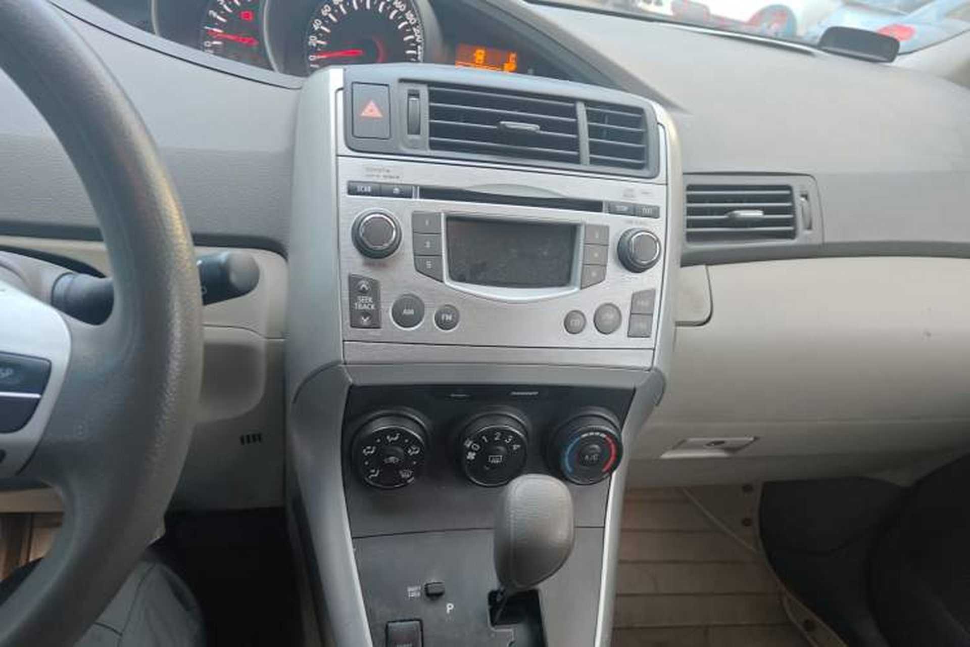 Used Toyota Verso 2015 180E CVT Crossover Edition Audio And AC Panel