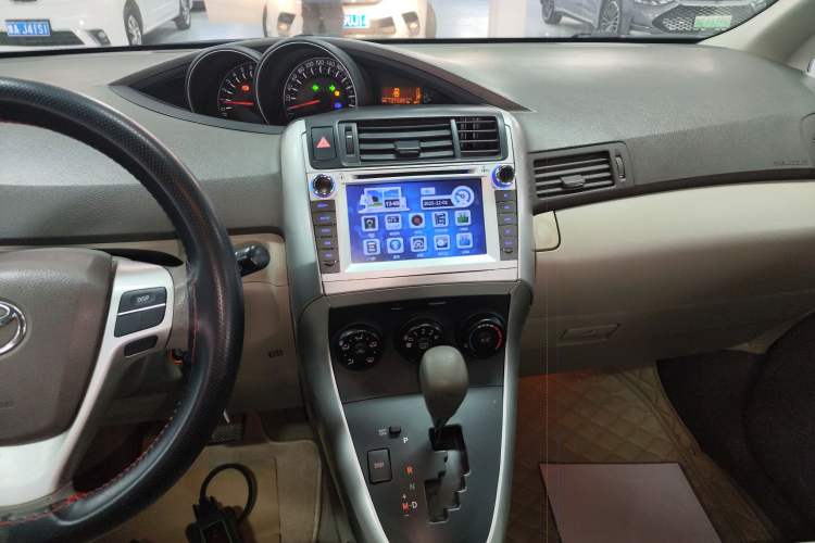 Used Toyota Verso 2015 180E CVT Crossover Edition Audio And AC Panel