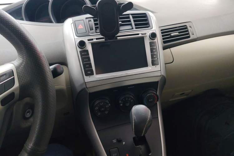 Used Toyota Verso 2015 180E CVT Crossover Edition Audio And AC Panel