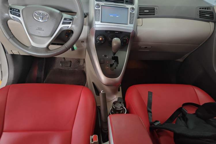 Used Toyota Verso 2015 180E CVT Crossover Edition Audio And AC Panel