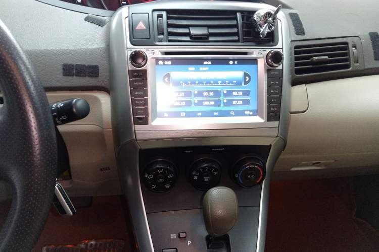 Used Toyota Verso 2015 180E CVT Crossover Edition Audio And AC Panel