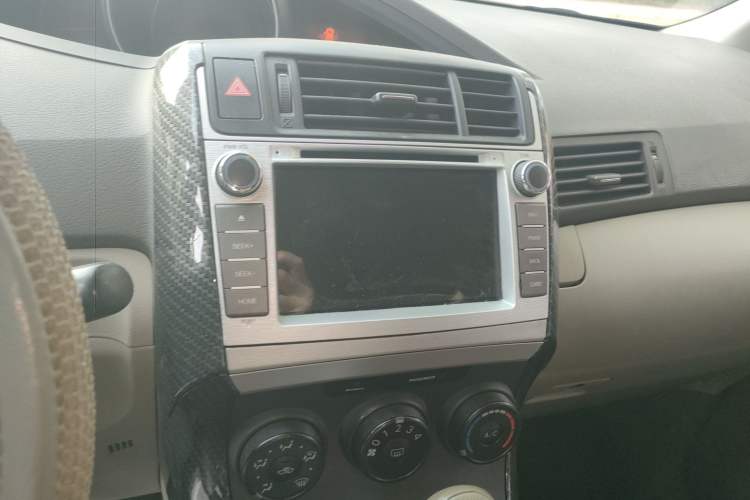 Used Toyota Verso 2015 180E CVT Crossover Edition Audio And AC Panel