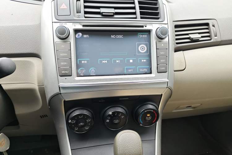 Used Toyota Verso 2015 180E CVT Crossover Edition Audio And AC Panel
