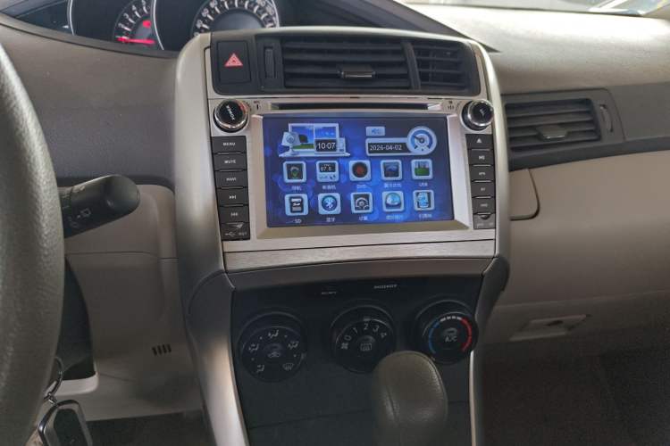 Used Toyota Verso 2015 180E CVT Crossover Edition Audio And AC Panel
