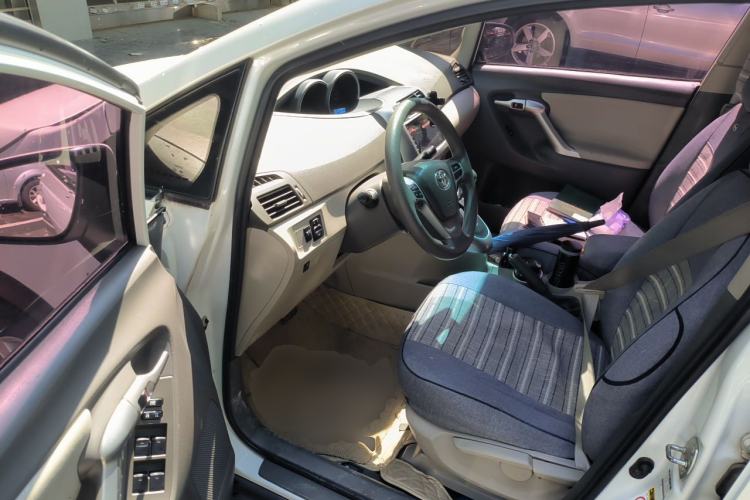 Used Toyota Verso 2015 180E CVT Crossover Edition Driver Seat