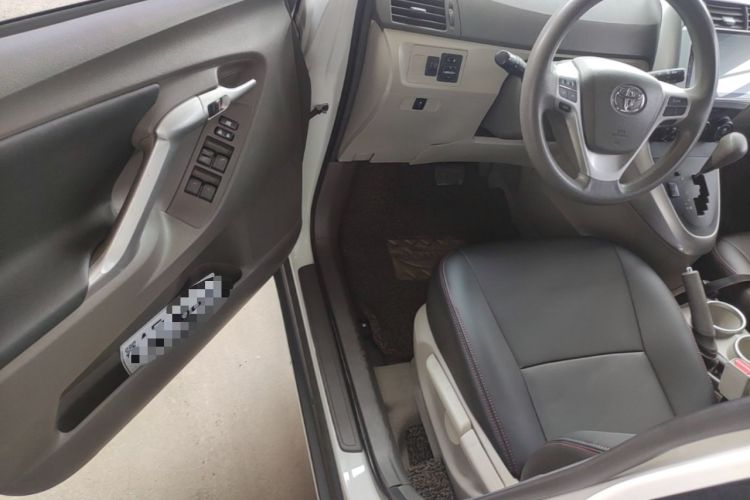 Used Toyota Verso 2015 180E CVT Crossover Edition Driver Seat