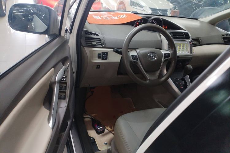 Used Toyota Verso 2015 180E CVT Crossover Edition Driver Seat