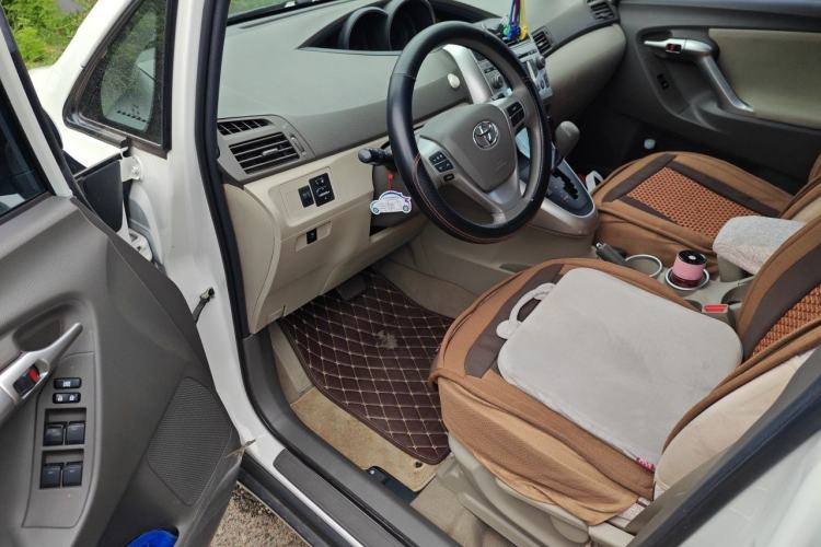 Used Toyota Verso 2015 180E CVT Crossover Edition Driver Seat