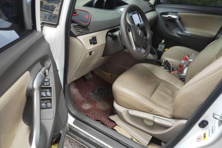 Used Toyota Verso 2015 180E CVT Crossover Edition Driver Seat