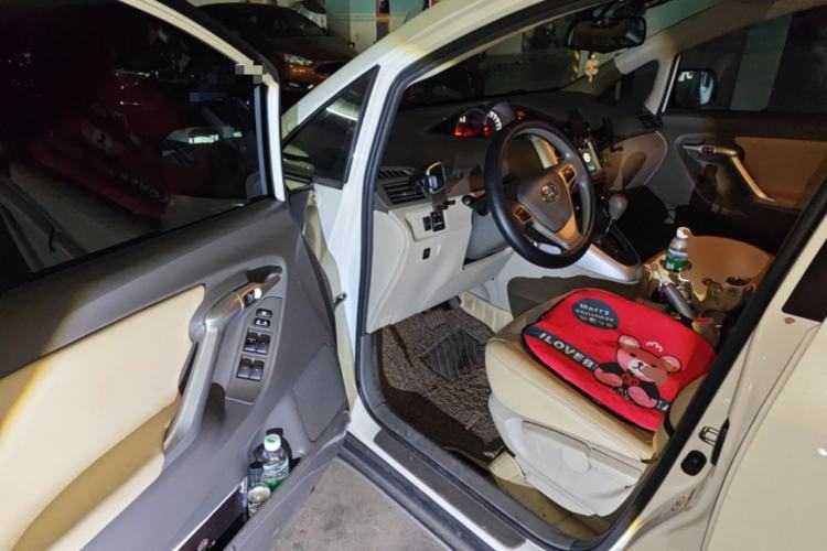 Used Toyota Verso 2015 180E CVT Crossover Edition Driver Seat