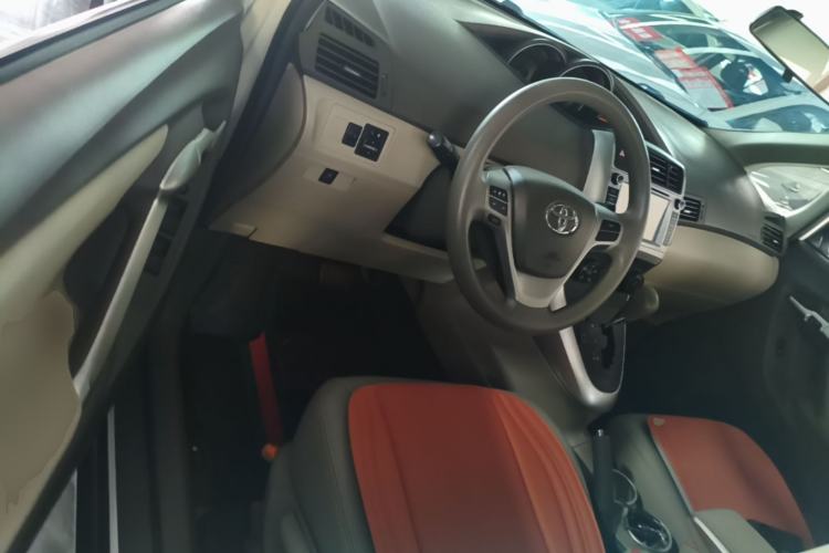Used Toyota Verso 2015 180E CVT Crossover Edition Driver Seat